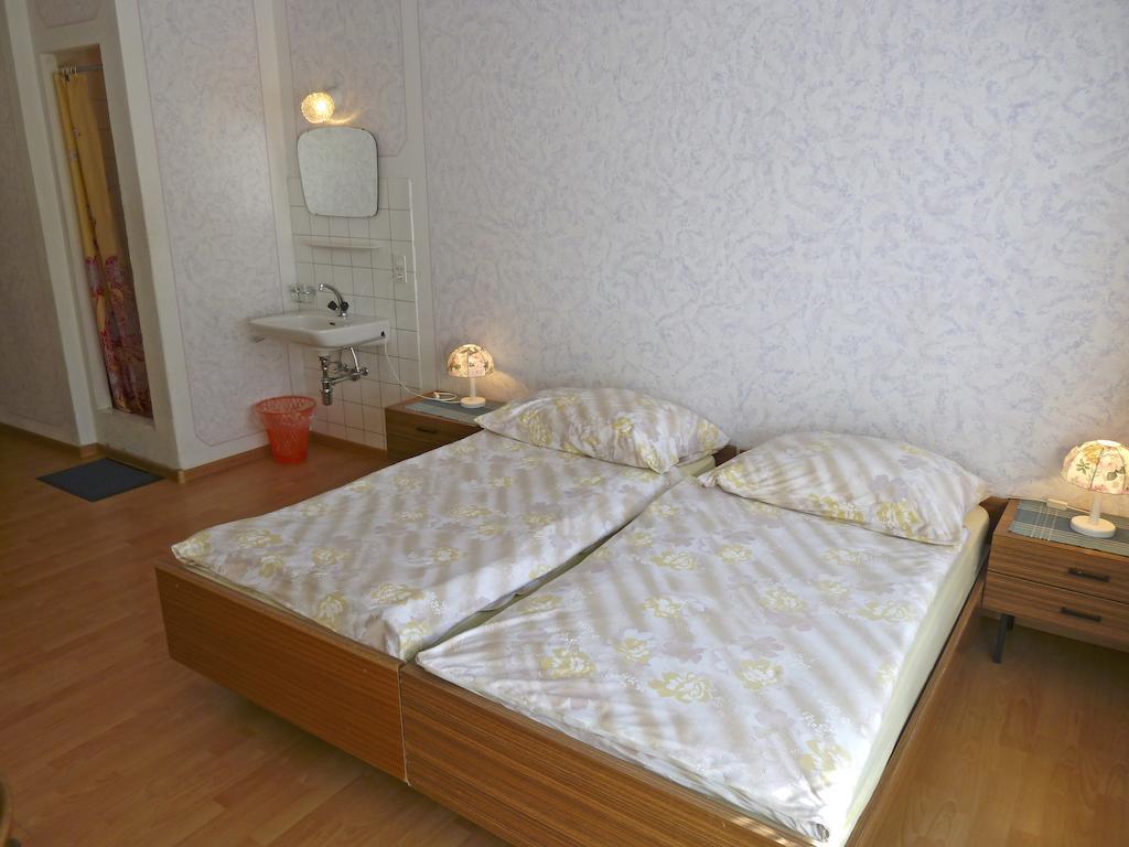 Pension Schönblick Saas-Grund Rum bild